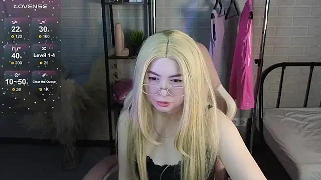 Snapshot of AnitaMeyer chatting on February 2026 09:47:01 AM AnitaMeyer online show from February 2026 09:47:01 AM