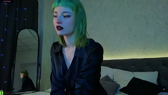 Scarle Whisper online show from April 2026 01:10:02 AM