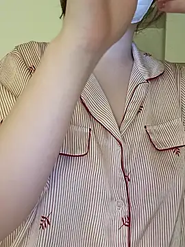 Snapshot of wang1472581 chatting on April 2026 04:50:02 PM wang1472581 online show from April 2026 04:50:02 PM