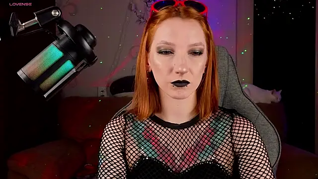 Vamp Mila online show from April 2026 04:01:01 PM