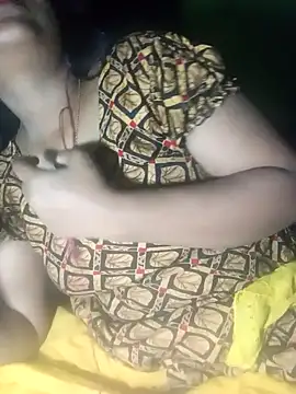 Snapshot of Romantic-Couple999 chatting on March 2026 04:45:02 PM Romantic-Couple999 online show from March 2026 04:45:02 PM