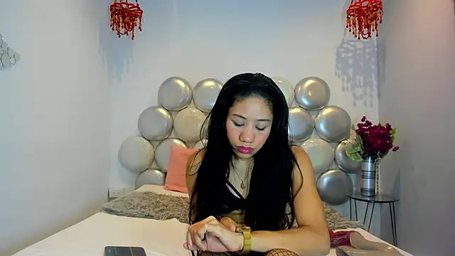 Lara pons online show from April 2026 02:17:02 PM