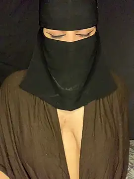 Gamila  online show from March 2026 04:18:01 AM