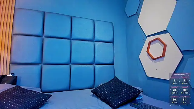 CORAL FOX online show from April 2026 05:38:01 AM