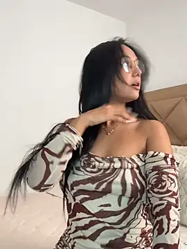 Lucianaaguzman online show from February 2026 09:05:02 PM