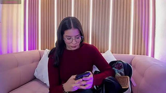 Snapshot of Luna_Millers chatting on July 2026 04:29:01 AM Luna Millers online show from July 2026 04:29:01 AM