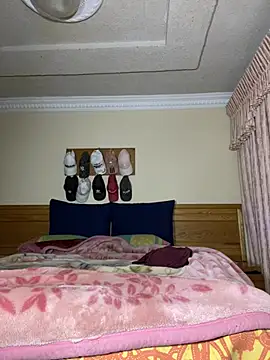 Snapshot of -HIIM- chatting on July 2026 06:59:01 PM -HIIM- online show from July 2026 06:59:01 PM