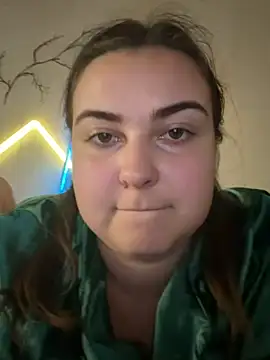 AlyaX X online show from April 2026 12:42:01 PM