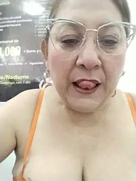 Snapshot of JULIETA_21- chatting on June 2026 01:04:01 PM JULIETA 21- online show from June 2026 01:04:01 PM