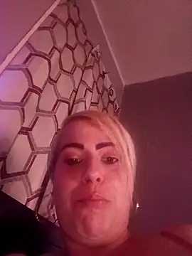 Shirley0810 online show from April 2026 04:52:01 AM