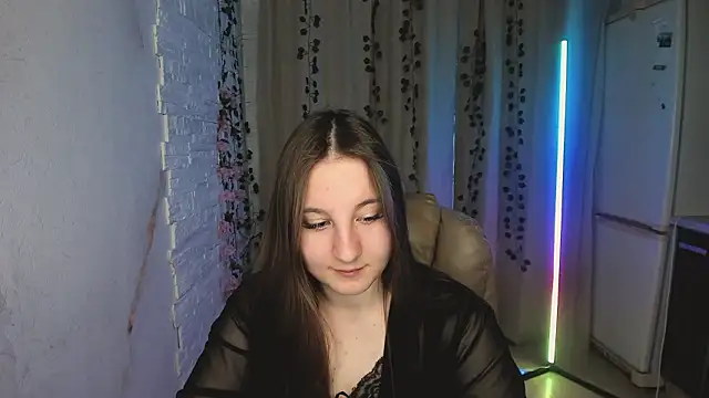 EvaxCharm online show from February 2026 01:46:01 AM