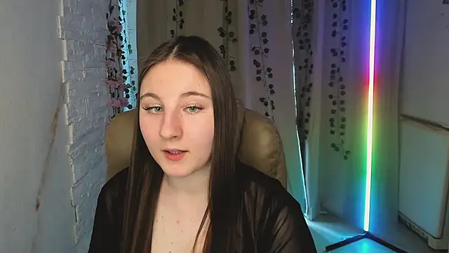 EvaxCharm online show from February 2026 06:26:01 AM