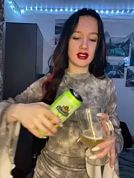 Snapshot of Carolina_G0lden chatting on April 2026 09:32:01 PM Carolina G0lden online show from April 2026 09:32:01 PM