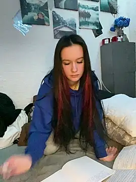 Snapshot of Carolina_G0lden chatting on April 2026 10:11:02 PM Carolina G0lden online show from April 2026 10:11:02 PM