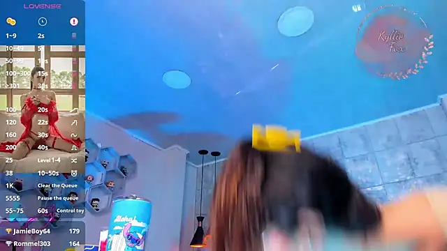 kylliefox  online show from March 2025 04:56:02 PM