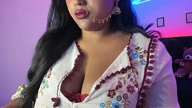 Snapshot of Kamala_Khan_Tx chatting on April 2026 03:07:02 PM Kamala Khan Tx online show from April 2026 03:07:02 PM