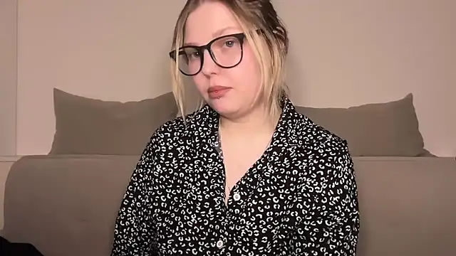 Ophelia Ritz online show from March 2026 09:22:02 PM