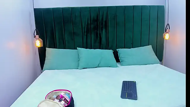 Snapshot of Amber-Horney chatting on March 2026 01:38:01 PM Amber-Horney online show from March 2026 01:38:01 PM