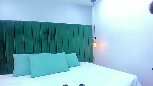 Snapshot of Amber-Horney chatting on April 2026 01:34:01 PM Amber-Horney online show from April 2026 01:34:01 PM