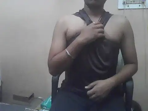 Snapshot of chocolatesboy143 chatting on May 2026 05:06:01 PM chocolatesboy143 online show from May 2026 05:06:01 PM
