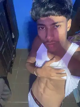 Snapshot of Adan21_cm chatting on March 2026 12:32:02 AM Adan21 cm online show from March 2026 12:32:02 AM