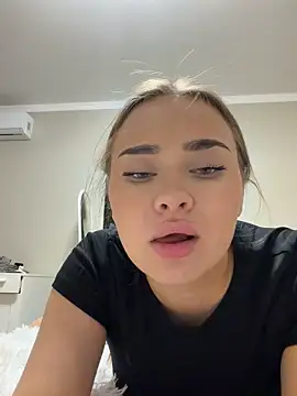 MonicaWestt online show from April 2026 06:31:02 PM