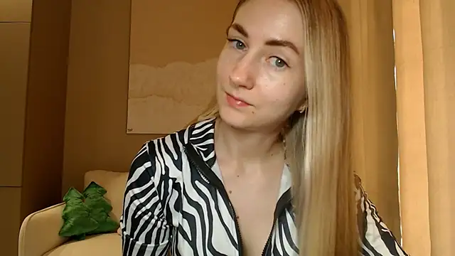 Snapshot of BluueSilk chatting on January 2025 12:07:02 PM BluueSilk online show from January 2025 12:07:02 PM