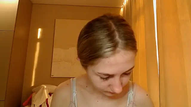 Snapshot of BluueSilk chatting on February 2025 06:19:01 AM BluueSilk online show from February 2025 06:19:01 AM