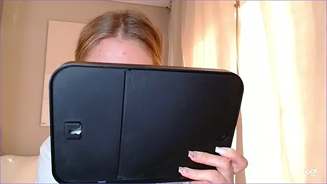 Snapshot of BluueSilk chatting on September 2025 06:26:01 AM BluueSilk online show from September 2025 06:26:01 AM