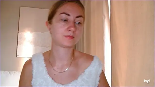 Snapshot of BluueSilk chatting on September 2025 05:44:01 AM BluueSilk online show from September 2025 05:44:01 AM