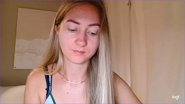 Snapshot of BluueSilk chatting on September 2025 06:39:01 AM BluueSilk online show from September 2025 06:39:01 AM