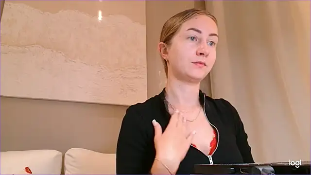 Snapshot of BluueSilk chatting on September 2025 05:12:01 AM BluueSilk online show from September 2025 05:12:01 AM