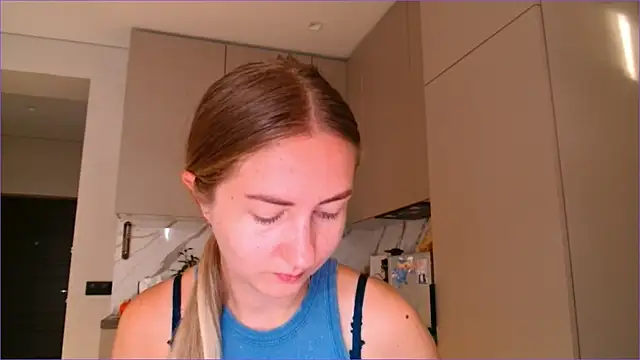 Snapshot of BluueSilk chatting on November 2025 06:36:01 AM BluueSilk online show from November 2025 06:36:01 AM