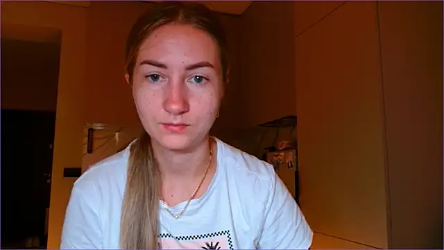 Snapshot of BluueSilk chatting on November 2025 05:41:02 AM BluueSilk online show from November 2025 05:41:02 AM