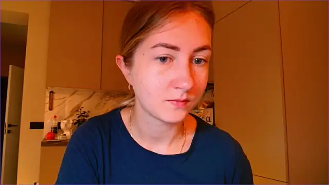 Snapshot of BluueSilk chatting on November 2025 06:02:02 AM BluueSilk online show from November 2025 06:02:02 AM