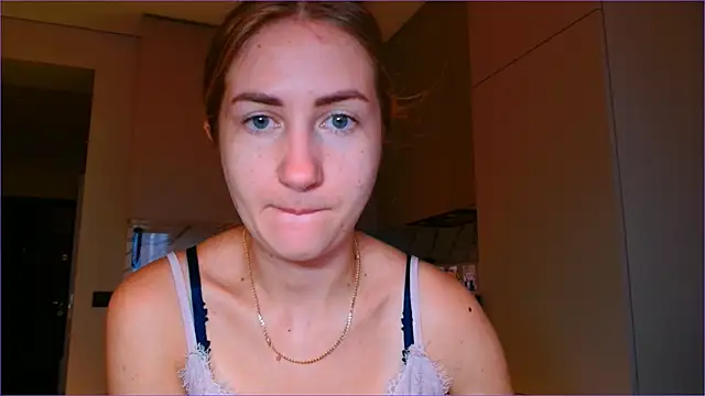 Snapshot of BluueSilk chatting on November 2025 06:34:02 AM BluueSilk online show from November 2025 06:34:02 AM