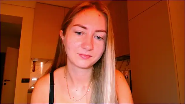 Snapshot of BluueSilk chatting on November 2025 06:02:01 AM BluueSilk online show from November 2025 06:02:01 AM