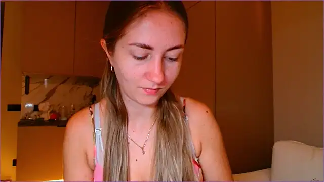 Snapshot of BluueSilk chatting on November 2025 06:16:02 AM BluueSilk online show from November 2025 06:16:02 AM