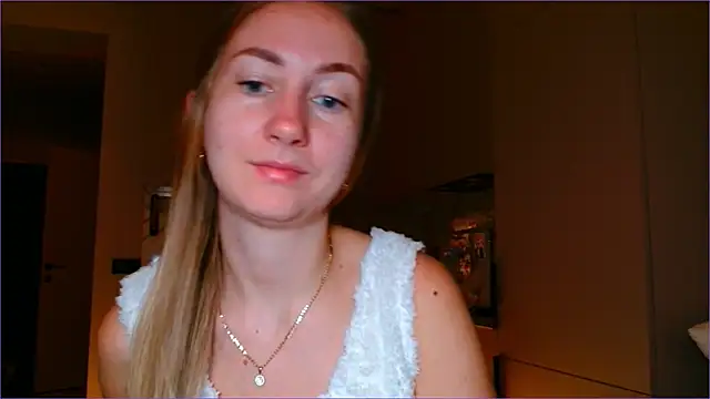 Snapshot of BluueSilk chatting on December 2025 06:51:01 AM BluueSilk online show from December 2025 06:51:01 AM