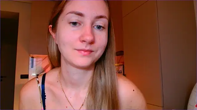 Snapshot of BluueSilk chatting on December 2025 06:55:02 AM BluueSilk online show from December 2025 06:55:02 AM