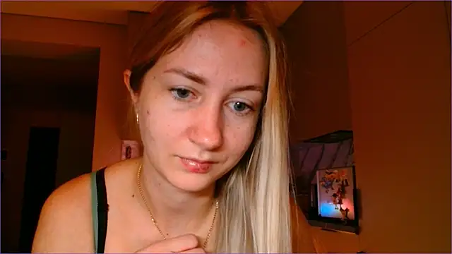 Snapshot of BluueSilk chatting on December 2025 06:06:01 AM BluueSilk online show from December 2025 06:06:01 AM