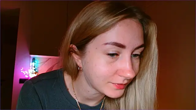 BluueSilk online show from February 2026 06:40:02 AM