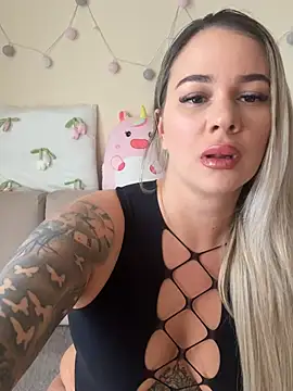 Snapshot of sexybatwomen33 chatting on April 2026 10:16:02 AM sexybatwomen33 online show from April 2026 10:16:02 AM