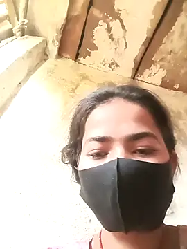 Sunali Bendre online show from February 2026 01:59:02 AM