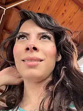 Isalove99 online show from April 2026 04:27:01 PM