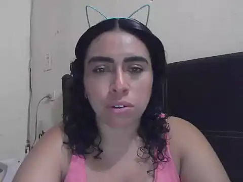 Snapshot of DalilahMx chatting on April 2026 03:06:01 PM DalilahMx online show from April 2026 03:06:01 PM