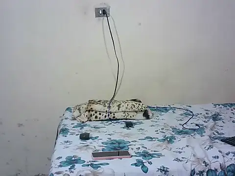 lorraine2036 online show from April 2026 09:39:33 PM