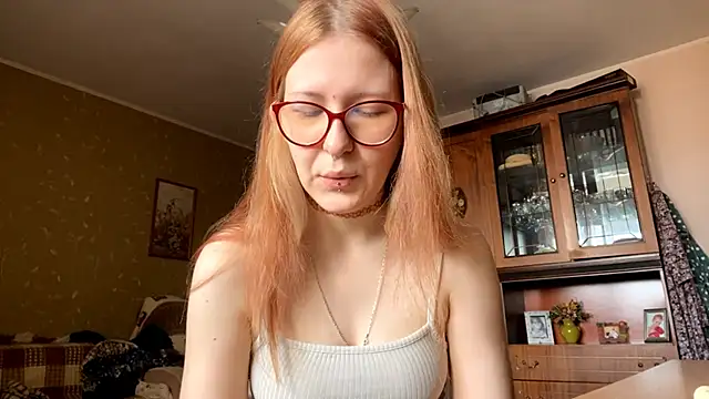 Snapshot of LaureenVielma chatting on March 2026 07:16:02 AM LaureenVielma online show from March 2026 07:16:02 AM