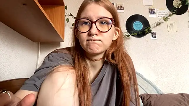 Snapshot of LaureenVielma chatting on March 2026 08:19:01 AM LaureenVielma online show from March 2026 08:19:01 AM