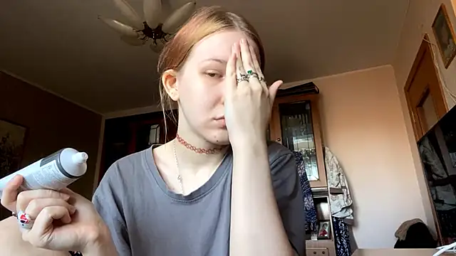 Snapshot of LaureenVielma chatting on March 2026 07:12:02 AM LaureenVielma online show from March 2026 07:12:02 AM